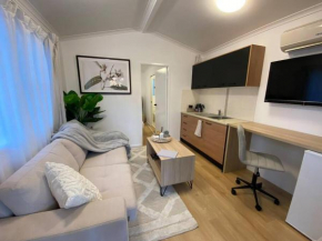Hidden Pines - close to UNE/schools, parkland view